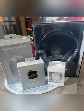 Gems/Heyday Bundle. Home Speaker, Earbuds, Wallcharger&Wireless Headphones